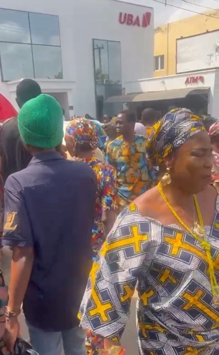 051FD677-EA04-437D-B9A1-629AAF841DB8